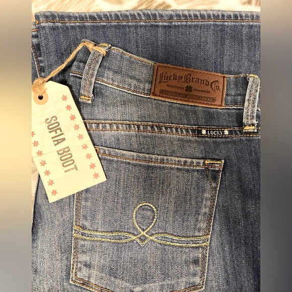 Lucky Brand medium wash boot cut jeans NWT - Picture 4 of 4